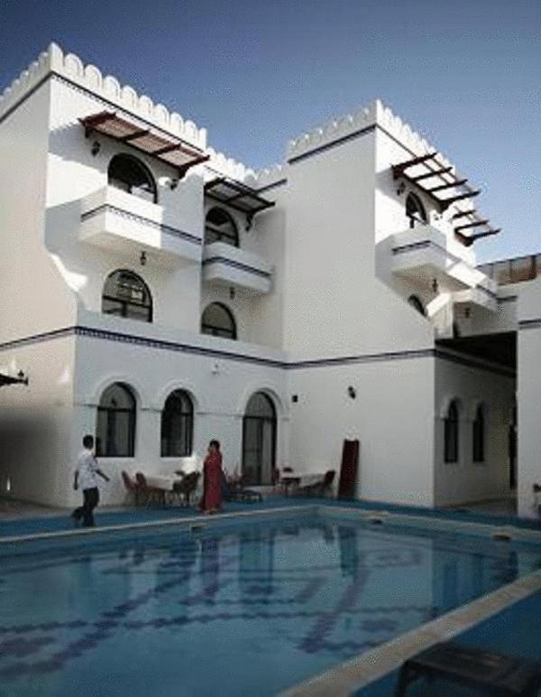 Beach Hotel Muscat Bilik gambar